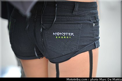 motogp_pitbabes_70_catalogne_montmelo_2011.JPG