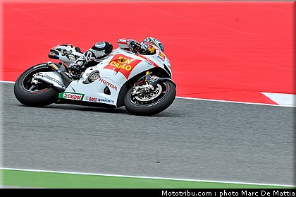 motogp_simoncelli_10_catalogne_montmelo_2011.jpg