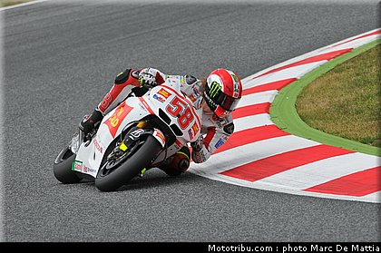motogp_simoncelli_14_catalogne_montmelo_2011.JPG