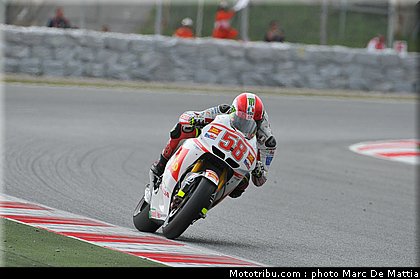 motogp_simoncelli_17_catalogne_montmelo_2011.JPG