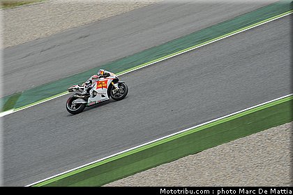 motogp_simoncelli_18_catalogne_montmelo_2011.JPG