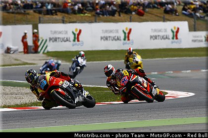 moto2_034_catalogne_montmelo_2011.jpg