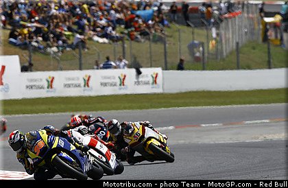 moto2_040_catalogne_montmelo_2011.jpg