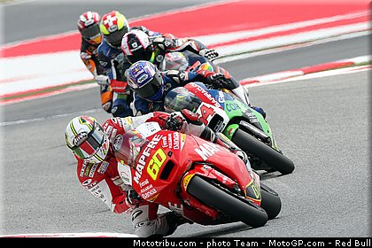 moto2_056_catalogne_montmelo_2011.jpg