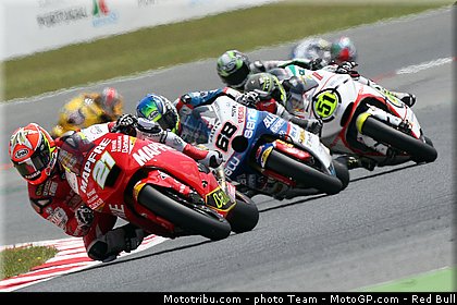 moto2_057_catalogne_montmelo_2011.jpg