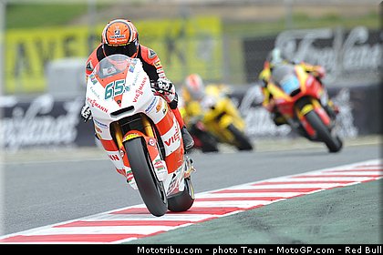 moto2_bradl_09_catalogne_montmelo_2011.jpg