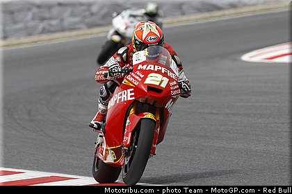 moto2_fores_1_catalogne_montmelo_2011.jpg