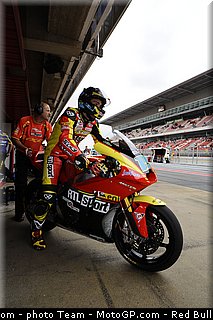 moto2_simeon_01_catalogne_montmelo_2011.jpg