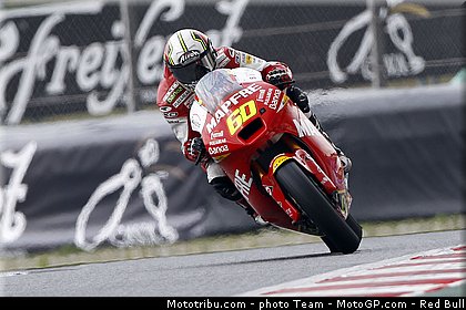 moto2_simon_06_catalogne_montmelo_2011.jpg