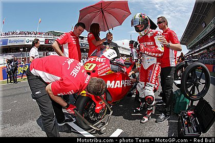 moto2_simon_09_catalogne_montmelo_2011.jpg