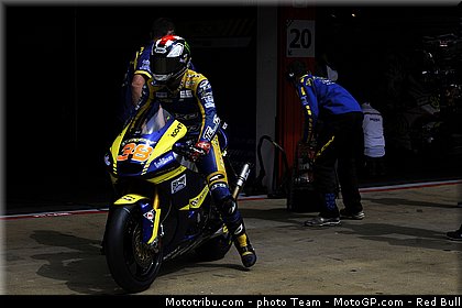 moto2_smith_01_catalogne_montmelo_2011.jpg