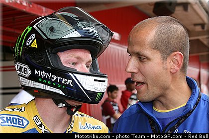 moto2_smith_02_catalogne_montmelo_2011.jpg