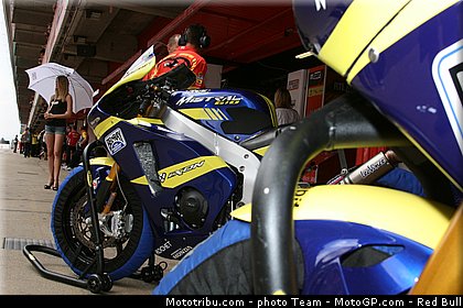 moto2_smith_07_catalogne_montmelo_2011.jpg