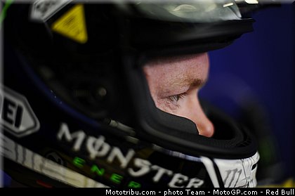 moto2_smith_08_catalogne_montmelo_2011.jpg
