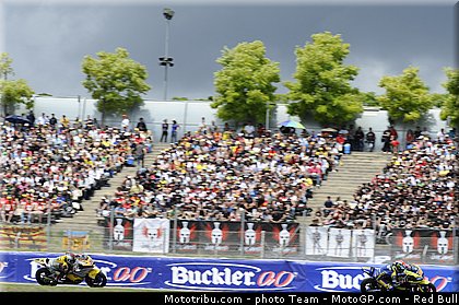 moto2_smith_15_catalogne_montmelo_2011.jpg