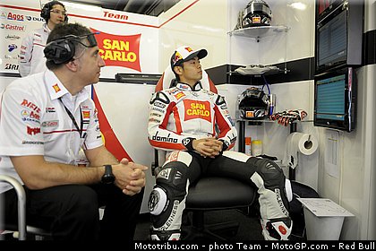 motogp_aoyama_04_catalogne_montmelo_2011.jpg
