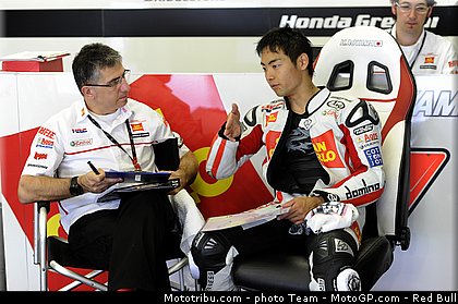 motogp_aoyama_11_catalogne_montmelo_2011.jpg