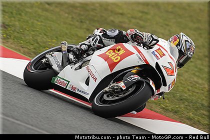motogp_aoyama_15_catalogne_montmelo_2011.jpg