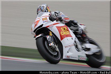 motogp_aoyama_21_catalogne_montmelo_2011.jpg