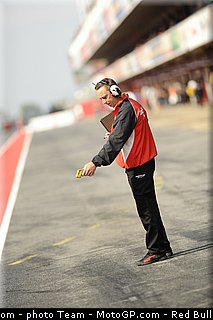 motogp_bridgestone_2_catalogne_montmelo_2011.jpg
