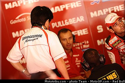 motogp_bridgestone_3_catalogne_montmelo_2011.jpg