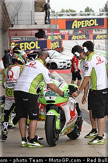motogp_capirossi_04_catalogne_montmelo_2011.jpg
