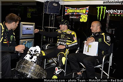motogp_crutchlow_04_catalogne_montmelo_2011.jpg