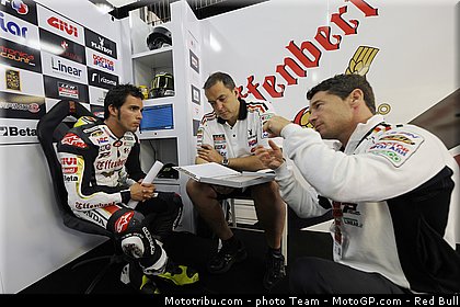 motogp_elias_26_catalogne_montmelo_2011.jpg