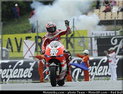 motogp_hayden_05_catalogne_montmelo_2011.JPG