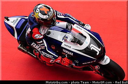 motogp_lorenzo_21_catalogne_montmelo_2011.jpg