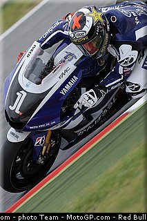 motogp_lorenzo_32_catalogne_montmelo_2011.jpg