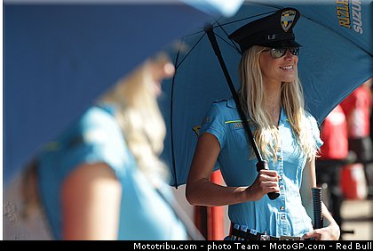 motogp_pitbabe_06_catalogne_montmelo_2011.jpg
