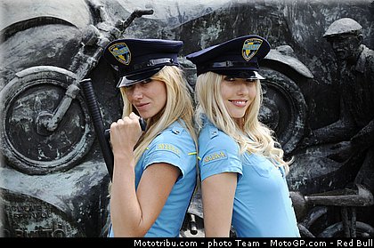 motogp_pitbabe_16_catalogne_montmelo_2011.jpg