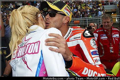 motogp_pitbabe_49_catalogne_montmelo_2011.jpg