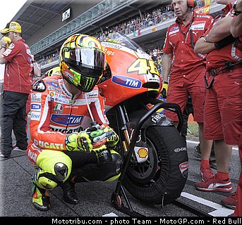 motogp_rossi_23_catalogne_montmelo_2011.jpg
