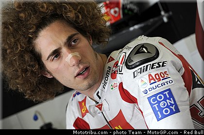 motogp_simoncelli_01_catalogne_montmelo_2011.jpg