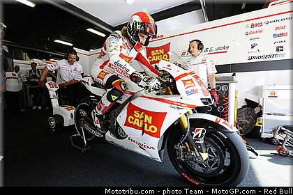 motogp_simoncelli_06_catalogne_montmelo_2011.jpg