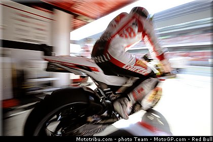 motogp_simoncelli_07_catalogne_montmelo_2011.jpg