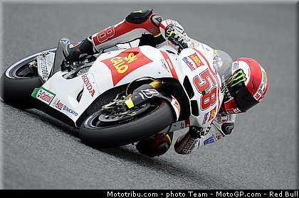 motogp_simoncelli_14_catalogne_montmelo_2011.jpg