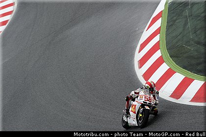 motogp_simoncelli_25_catalogne_montmelo_2011.jpg