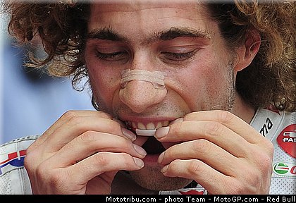 motogp_simoncelli_26_catalogne_montmelo_2011.jpg