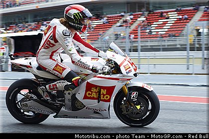 motogp_simoncelli_30_catalogne_montmelo_2011.jpg