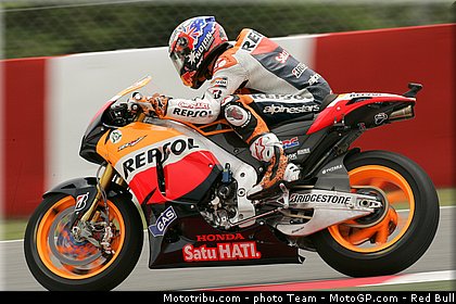 motogp_stoner_04_catalogne_montmelo_2011.jpg