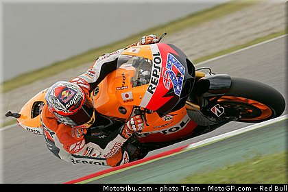 motogp_stoner_06_catalogne_montmelo_2011.jpg