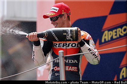 motogp_stoner_29_catalogne_montmelo_2011.jpg