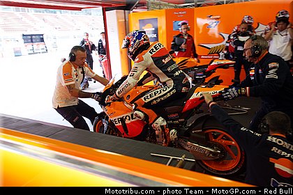 motogp_stoner_34_catalogne_montmelo_2011.jpg