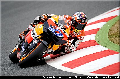 motogp_stoner_46_catalogne_montmelo_2011.jpg