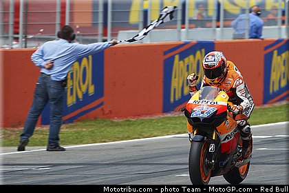 motogp_stoner_60_catalogne_montmelo_2011.jpg
