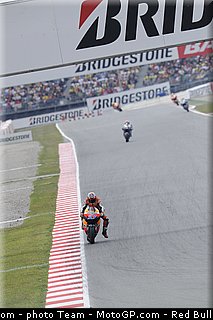 motogp_stoner_67_catalogne_montmelo_2011.jpg