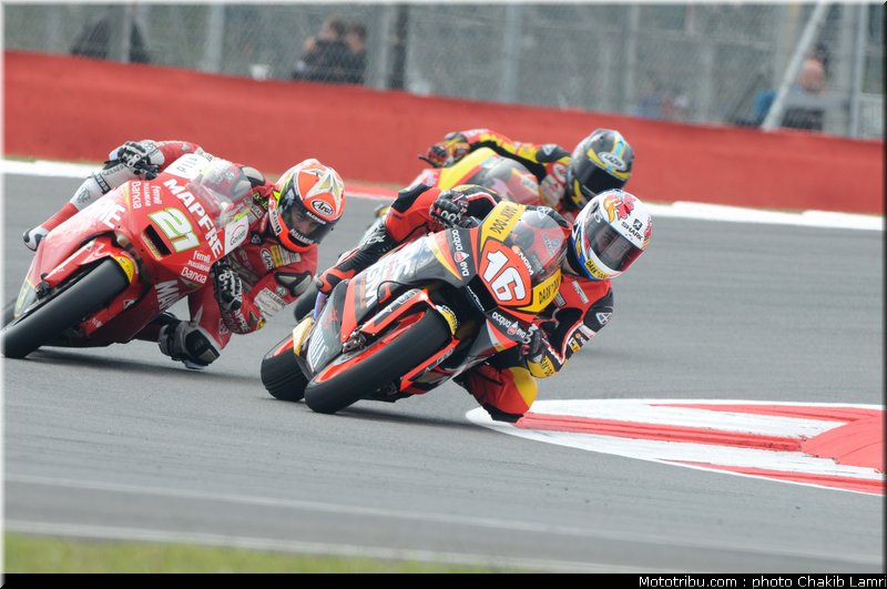 moto2_007_angleterre_silverstone_2011
